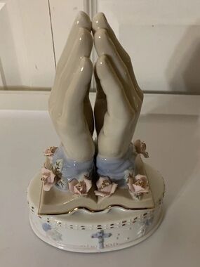 Vintage Sankyo Accents Ceramic‎ Praying Hands Music Box 8”